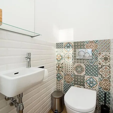 Charming, Modern, 1-Bed Flat By Museum Of Prague