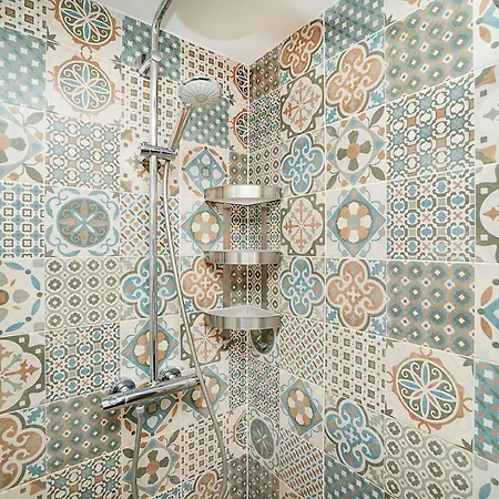 Charming, Modern, 1-bed Flat By Museum Of *