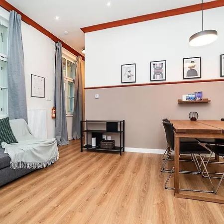 Charming, Modern, 1-bed Flat By Museum Of *